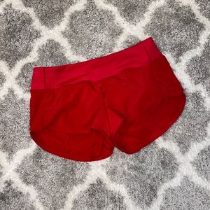 RED SIZE 4 LULULEMON SPEED UP 2.5 SHORTS